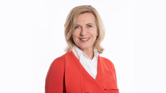 Portraitfoto von Gabriele Bertl